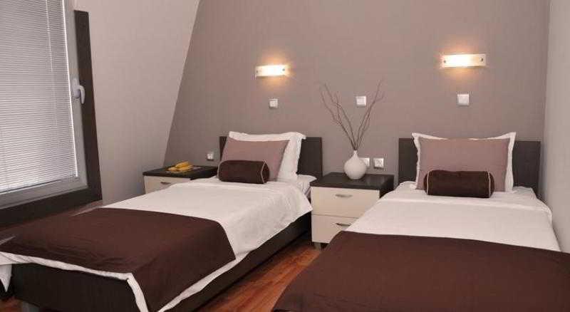 Hotel Porta Скопье Экстерьер фото