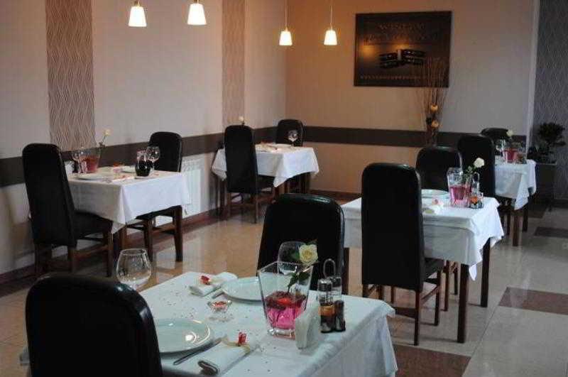 Hotel Porta Скопье Ресторан фото